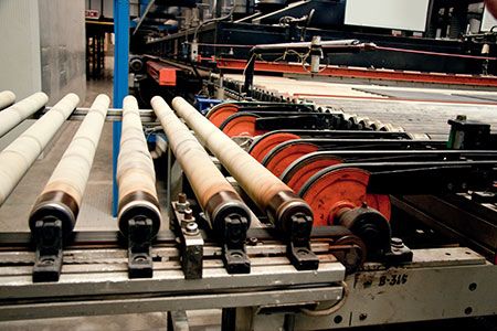 Sandwich belt high angle conveyors can minimise environmental impact