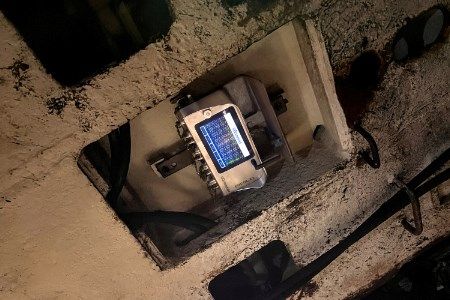 Telemetric load monitoring in underground conveyor chains