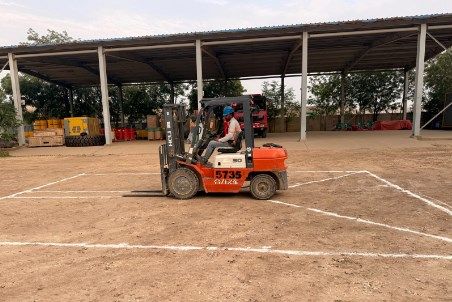 SECMC introduces AI-based blind spot detection for forklift safety in a warehouse environment